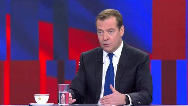 Медведев призвал США научиться "слышать своего собеседника"