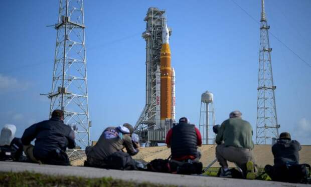 Американцы снова летят на Луну: первые за 53 года пилотируемый полёт к спутнику Земли запланирован на апрель