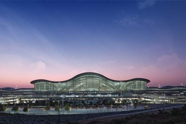 Аэропорт Абу-Даби подвергся иранской атаке: один человек погиб, семь пострадали