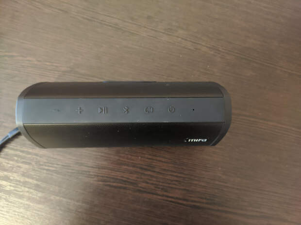 Купил портативную китайскую колонку и сравнил ее с jbl