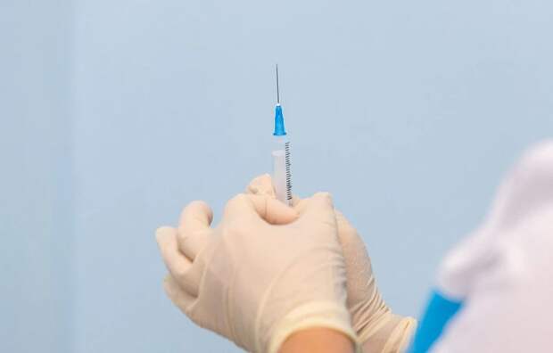 Эксперт рассказал о влиянии алкоголя на эффективность прививок