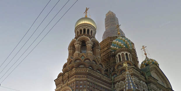 Школьника достали с крыши храма Спаса на Крови