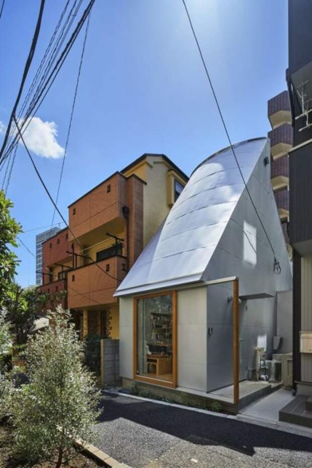 Любой пустующий участок земли становится строительной площадкой в каждом районе Токио («Love2House»). | Фото: archidea.com.ua/ © Koji Fujii Nacasa & Partners Inc.