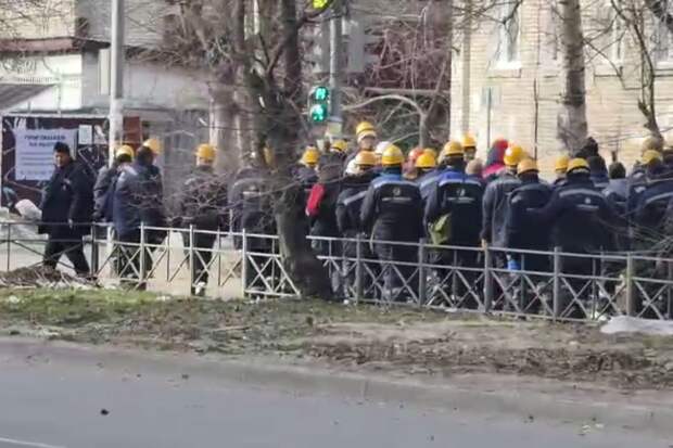 "Осторожно, новости": в Комсомольске-на-Амуре китайцы устроили протест из-за зарплат