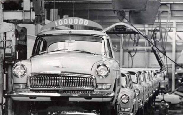 23 июня 1967 года с конвейера Горьковского автомобильного завода сошел миллионный легковой автомобиль ГАЗ. Им стала Волга ГАЗ-21 третьей серии СССР, автозавод