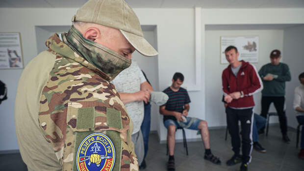 Инструктор: в пункте отбора на контракт в Балашихе дают знания по тактической медицине