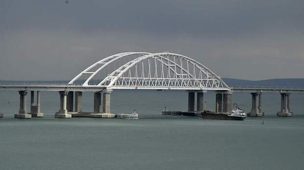 Движение автотранспорта по Крымскому мосту было возобновлено