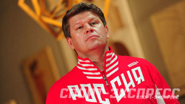 Губерниев считает, что с футболом в России лучше пока закончить