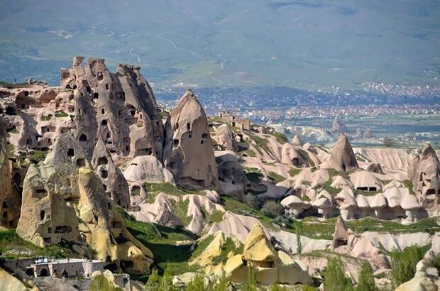 Необычный каменный отель Fairy Chimney Inn в Гёреме (Турция).