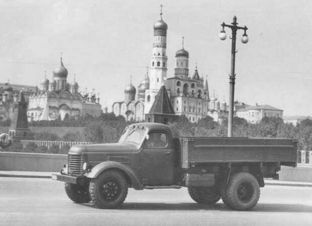 ЗиС-150 – удачный «клон» американского грузовика. Источник фото: avtomobili-rnd.ru