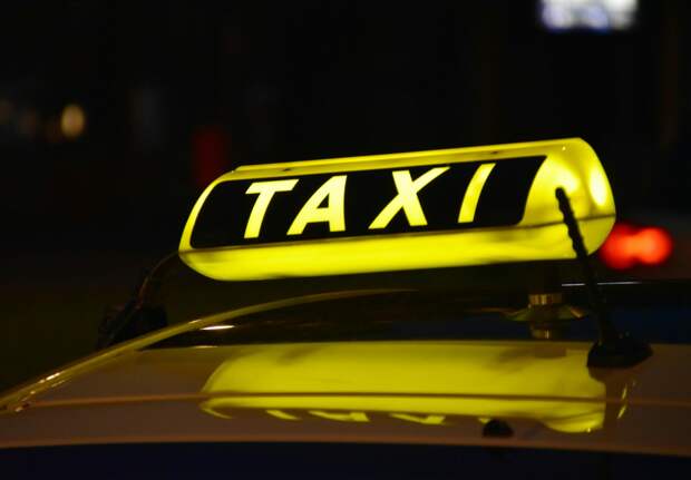 Комитет по транспорту ищет таксистов для собственных нужд: цена вопроса — 5,4 млн