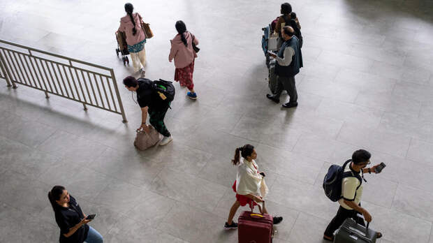 Туроператоры расселяют россиян в отелях ОАЭ за свой счет