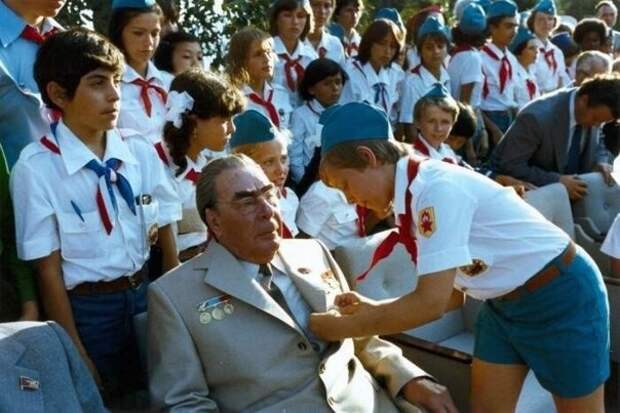 Леонид Брежнев в «Артеке», 1979 год, СССР знаменитые люди, неизвестные, фото