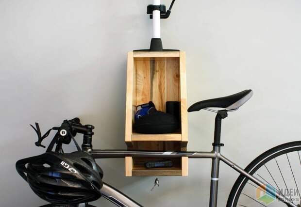 Деревянная полочка для велосипеда
