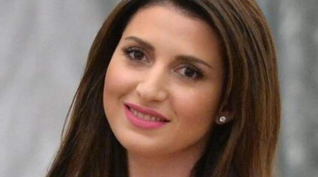 Жасмин назвала два самых любимых новогодних блюда