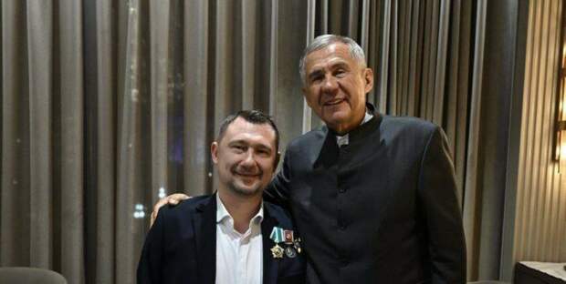 Рөстәм Миңнеханов паралимпияче Алексей Талай белән очрашты