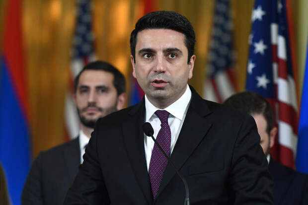 Спикер парламента Армении заявил, что не жалеет о своих словах про Белоруссию