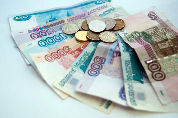 Экономист Хазин объяснил, почему переукрепился рубль