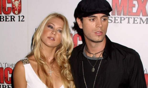 Анна Курникова впервые показала всех четверых детей от Энрике Иглесиаса