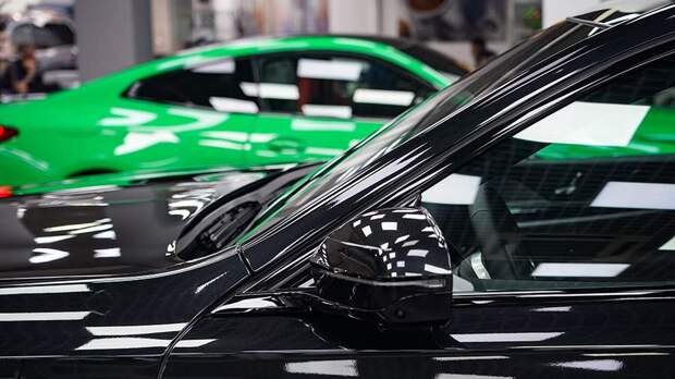 Семь автобрендов изменили цены на машины в августе