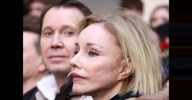 Вдова Олега Табакова Марина Зудина появилась на открытии его памятной доски в Москве