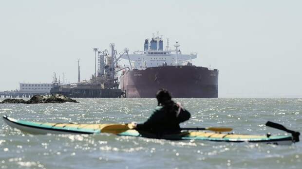 Reuters: США впервые передают Венесуэле конфискованный танкер