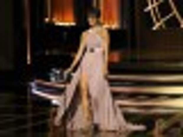 Актриса Холи Берри в Elie Saab