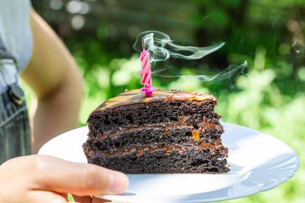 Девушку в день рождения обвинили в издевательствах над ребенком по неожиданной причине