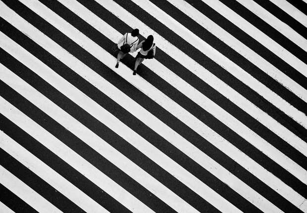 japan-street-photography-78-5808c343bbd30__880