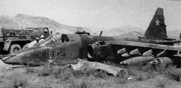 Штурмовик Су-25 в Афганистане Штурмовик Су-25 в Афганистане