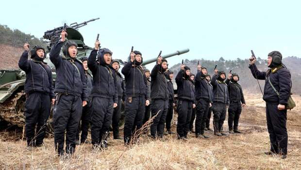 Боевая мощь воинственной КНДР в фотографиях