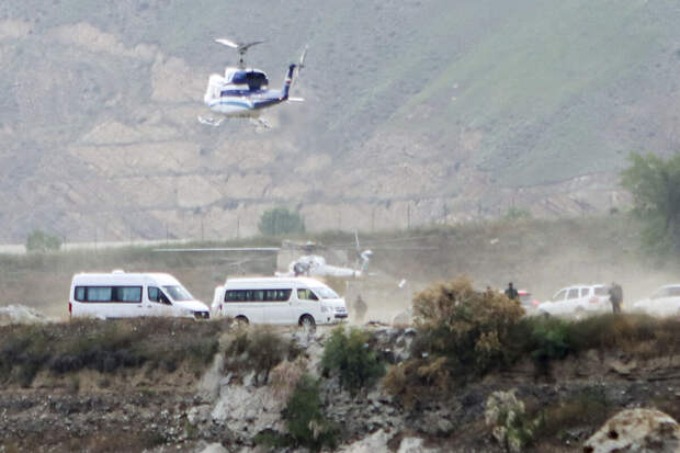 Fars: два пассажира самолета президента Ирана Рамси вышли на связь