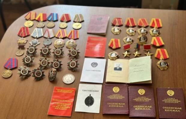 На Украине предлагают переплавлять советские медали в украшения
