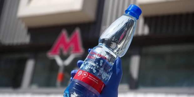 Бесплатную воду будут раздавать на московских вокзалах до пятницы из-за жары