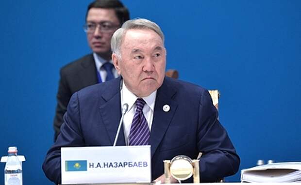 Экс-силовик Казахстана высказал догадку о Назарбаеве: "Ни разу не появился на публике"
