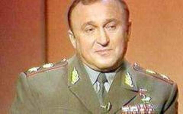 Как «лучший» министр обороны боролся с советским наследием