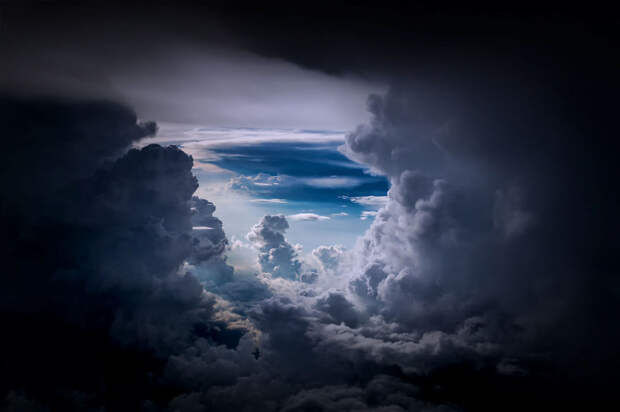 storm-sky-photography-airline-pilot-christiaan-van-heijst-25-57eb68231739b__880