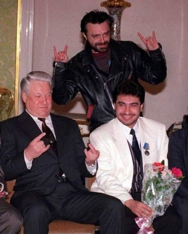 Подборка атмосферных кадров из 90-х
