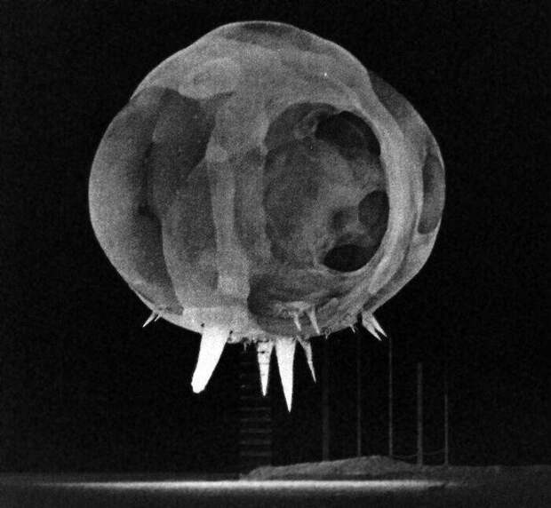 Ядерный взрыв менее чем через одну миллисекунду после детонации, 1952 год Ядерный взрыв менее чем через одну миллисекунду после детонации, 1952 год
