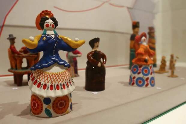 «Потехе час»: тайны старинных оберегов показывают в Новосибирске