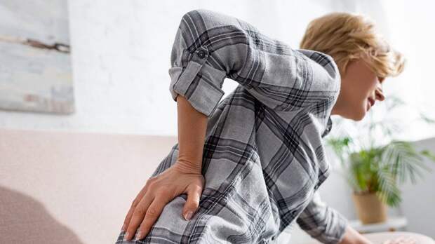 Врач пояснила, о каких проблемах сигнализируют боли в разных отделах позвоночника