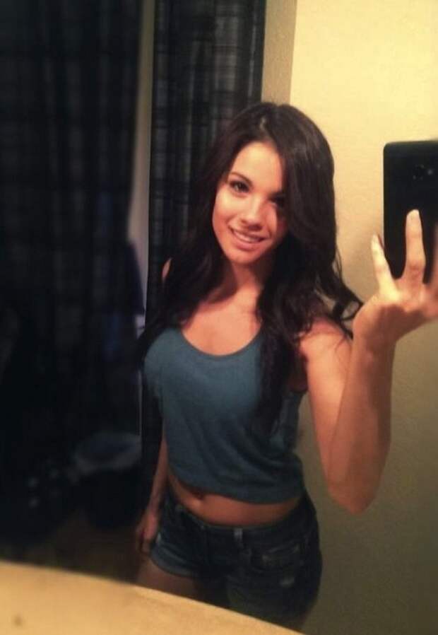 It’s official, mirrors are a girls best friend (35 Photos) It’s official, mirrors are a girls best friend (35 Photos)