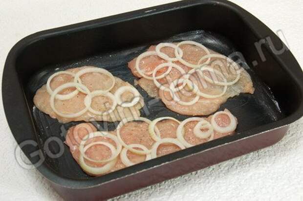 Куриные отбивные с помидорами и болгарским перцем