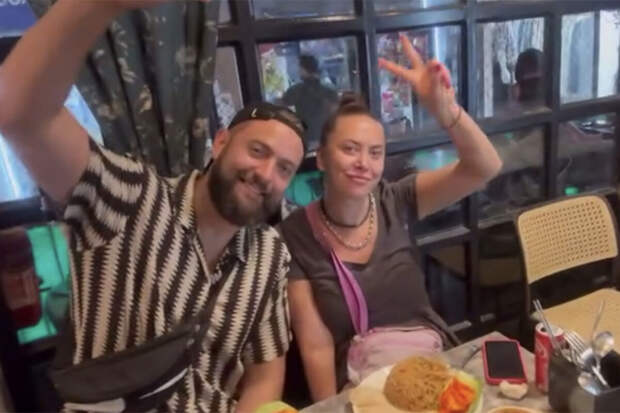 Сестра певицы Жанны Фриске рассказала, что улетела из России к мужу