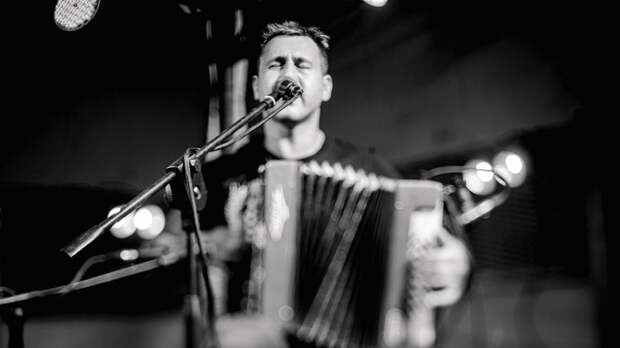 «Мне интересно создавать то, чего не было раньше»: Игорь Растеряев выступит на этой неделе с большим юбилейным концертом