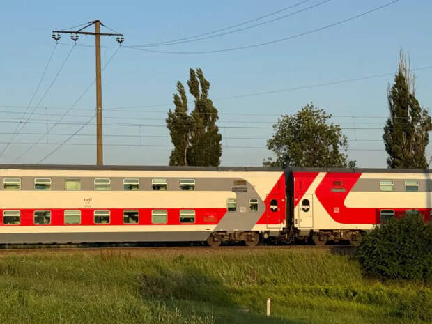 Туристы в восторге или плачут: новые правила для поездов разделили пассажиров