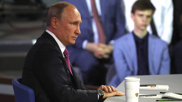 Четыре часа и 68 вопросов: о чём говорил Владимир Путин во время прямой линии