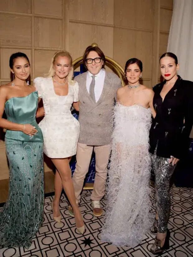 Мария Мельникова, Виктория Шелягова, Андрей Малахов, Ангелина Голощапова и Юлия Барановская