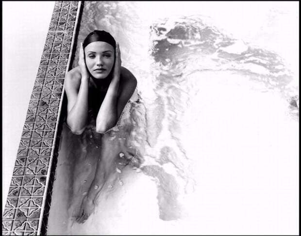 Кэмерон Диас в бассейне. Забытая фотосессия celebrities, звезды, знаменитости, ностальгия