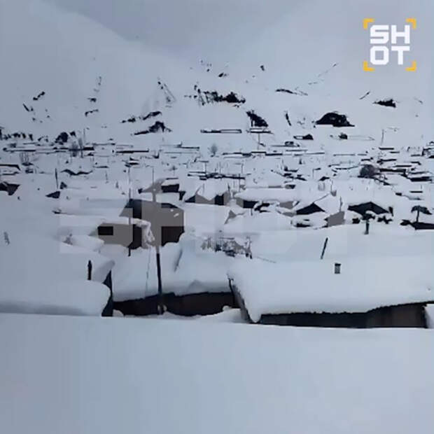 Сотни домов повредило мощным снегопадом в Дагестане